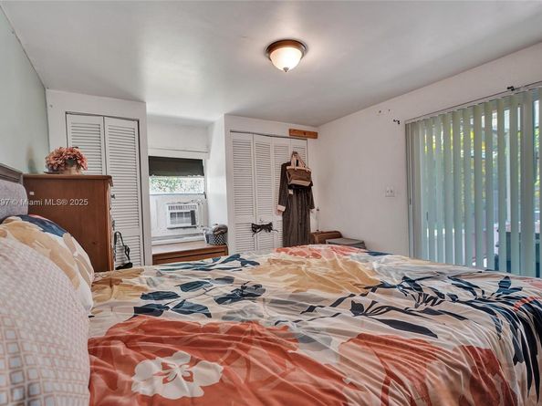 45 NW 127th St, North Miami FL 33168