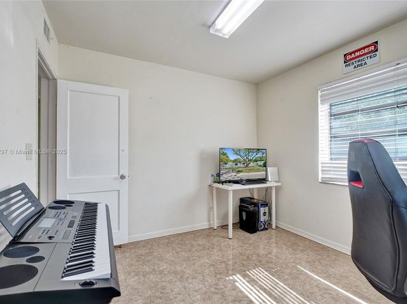 45 NW 127th St, North Miami FL 33168