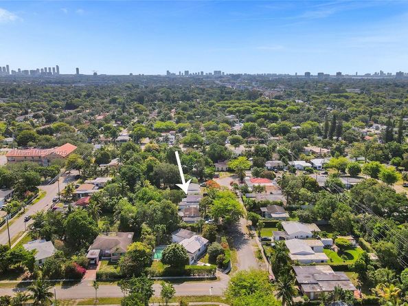 45 NW 127th St, North Miami FL 33168