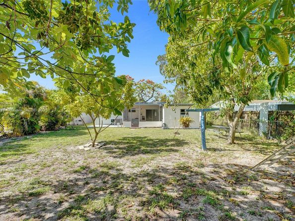45 NW 127th St, North Miami FL 33168