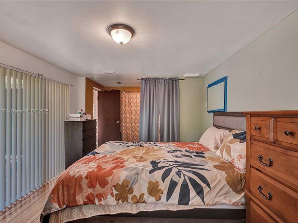 45 NW 127th St, North Miami FL 33168