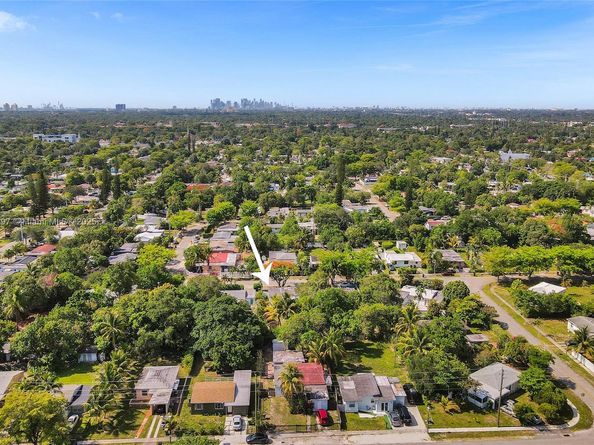 45 NW 127th St, North Miami FL 33168