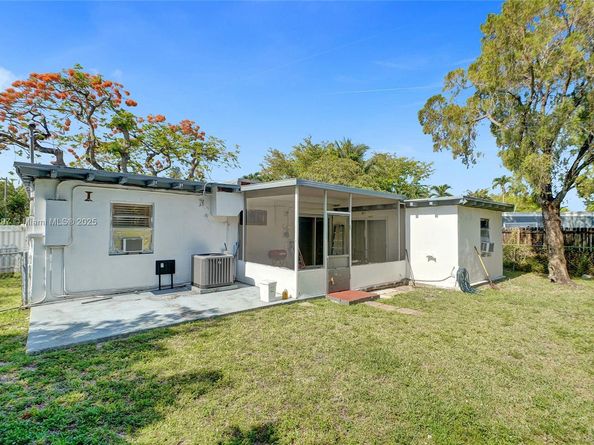 45 NW 127th St, North Miami FL 33168