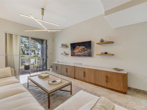 20990 NE 30th Pl, Aventura FL 33180