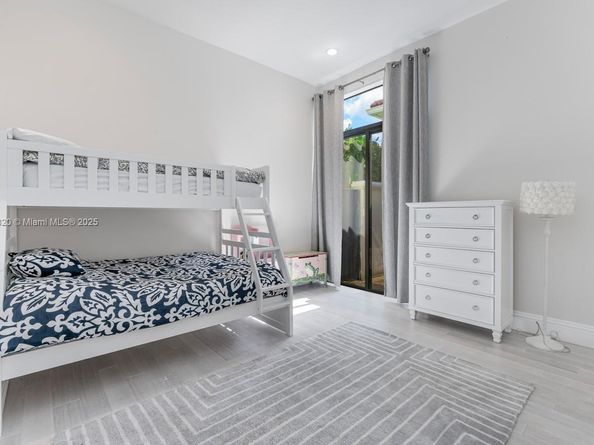 17937 Villa Club Way, Boca Raton FL 33496