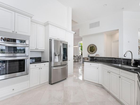 17937 Villa Club Way, Boca Raton FL 33496