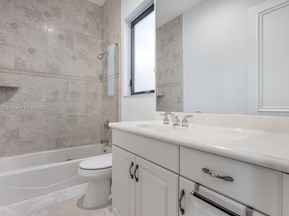17937 Villa Club Way, Boca Raton FL 33496