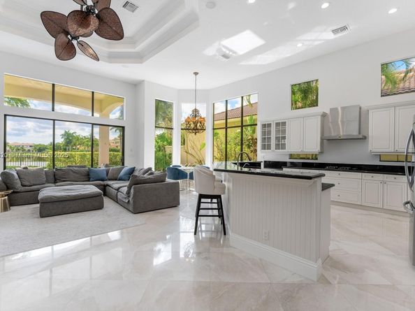 17937 Villa Club Way, Boca Raton FL 33496