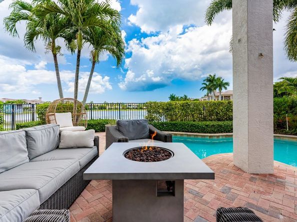 17937 Villa Club Way, Boca Raton FL 33496