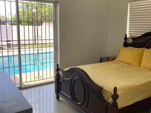 17031 NW 10th Ct, Miami Gardens FL 33169