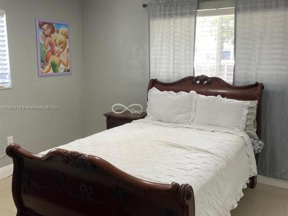 17031 NW 10th Ct, Miami Gardens FL 33169