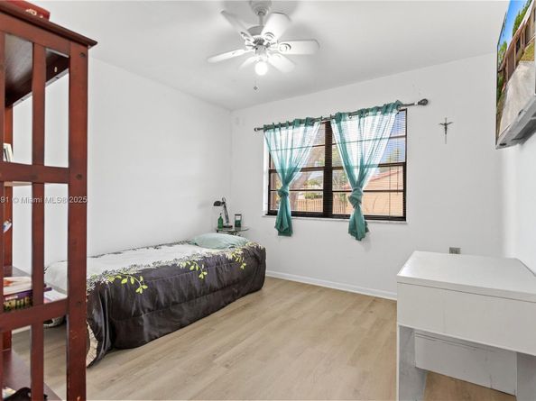 17320 NW 66th Pl, Hialeah FL 33015