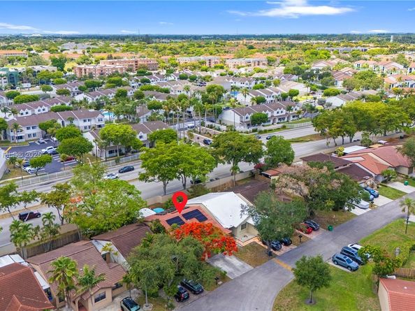 17320 NW 66th Pl, Hialeah FL 33015