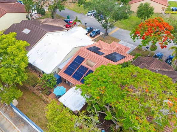 17320 NW 66th Pl, Hialeah FL 33015