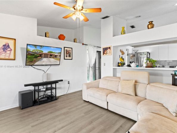 17320 NW 66th Pl, Hialeah FL 33015