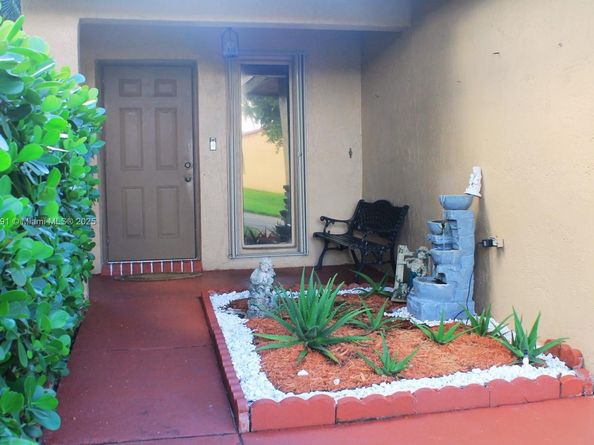 17320 NW 66th Pl, Hialeah FL 33015