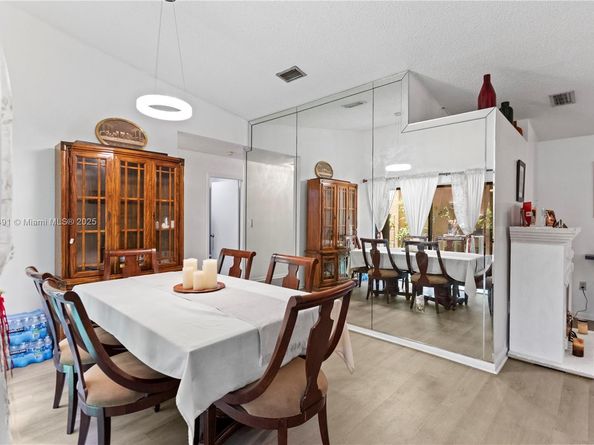 17320 NW 66th Pl, Hialeah FL 33015