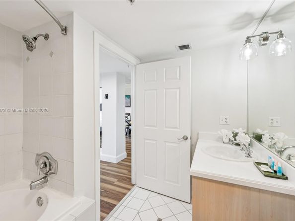 2951 S Bayshore Dr 710, Miami FL 33133