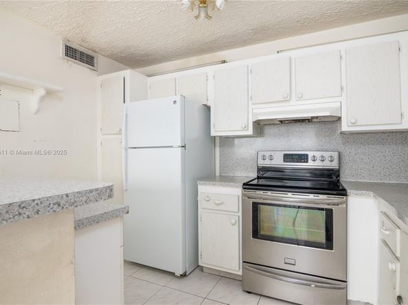 1801 NE 140th St 306, North Miami FL 33181