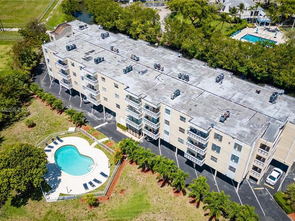 1801 NE 140th St 306, North Miami FL 33181
