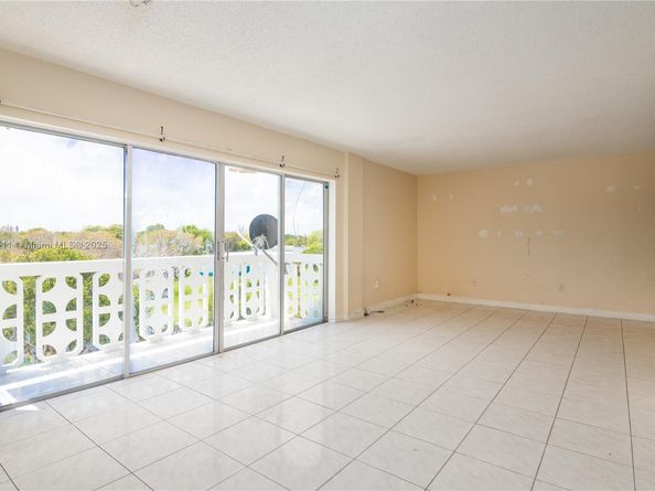 1801 NE 140th St 306, North Miami FL 33181