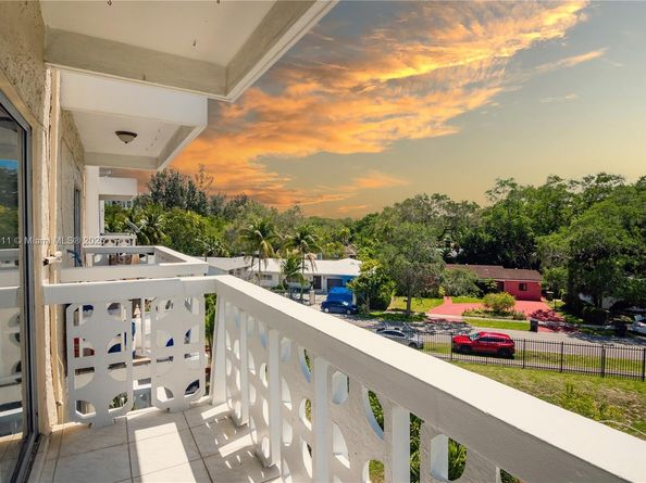 1801 NE 140th St 306, North Miami FL 33181