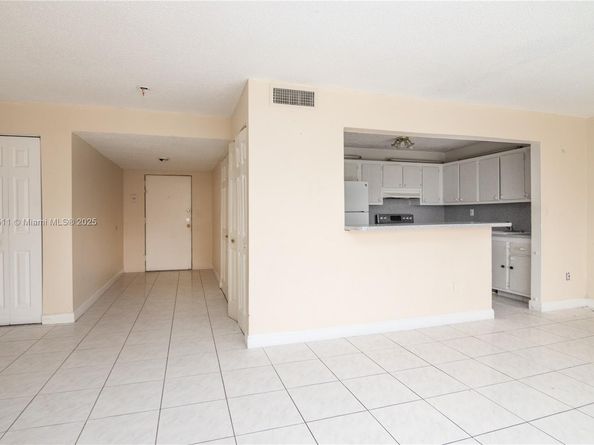 1801 NE 140th St 306, North Miami FL 33181