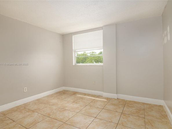 1801 NE 140th St 306, North Miami FL 33181