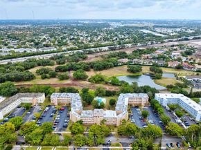 1301 NE 191st St F417, Miami FL 33179