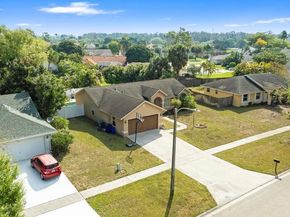 155 Kings Way, Royal Palm Beach FL 33411
