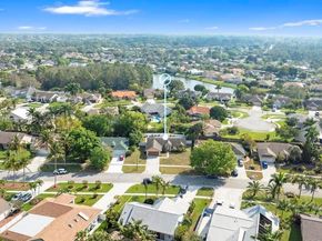 155 Kings Way, Royal Palm Beach FL 33411