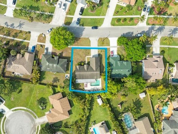 155 Kings Way, Royal Palm Beach FL 33411