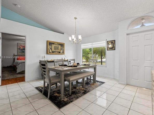 155 Kings Way, Royal Palm Beach FL 33411