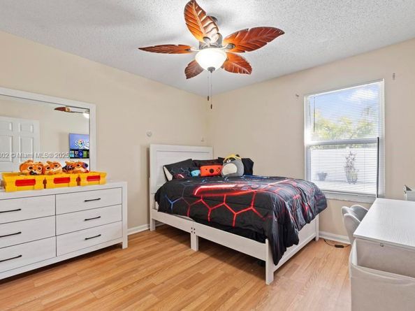 155 Kings Way, Royal Palm Beach FL 33411