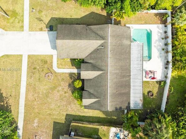 155 Kings Way, Royal Palm Beach FL 33411