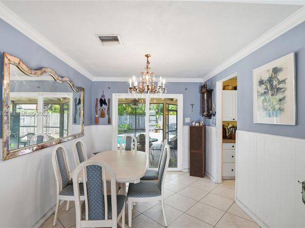 1441 NE 42nd St, Oakland Park FL 33334