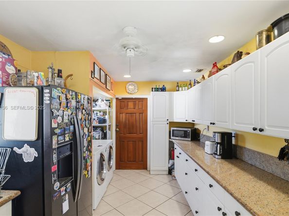 1441 NE 42nd St, Oakland Park FL 33334