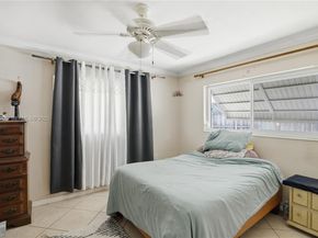 1441 NE 42nd St, Oakland Park FL 33334