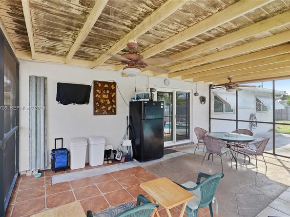 1441 NE 42nd St, Oakland Park FL 33334