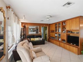 1441 NE 42nd St, Oakland Park FL 33334