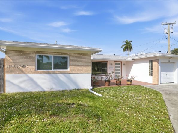 1441 NE 42nd St, Oakland Park FL 33334