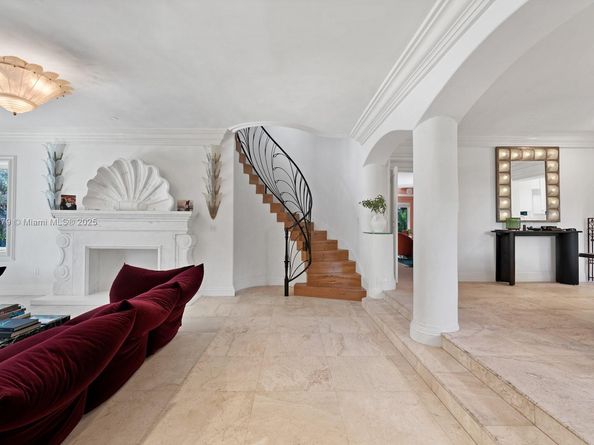 3026 Flamingo Dr, Miami Beach FL 33140