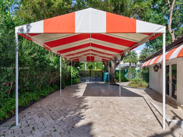 3026 Flamingo Dr, Miami Beach FL 33140