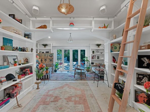 3026 Flamingo Dr, Miami Beach FL 33140