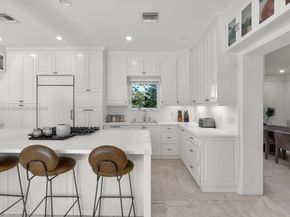 3026 Flamingo Dr, Miami Beach FL 33140