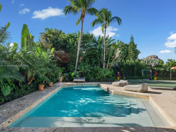 3026 Flamingo Dr, Miami Beach FL 33140