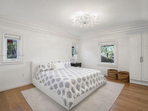 3026 Flamingo Dr, Miami Beach FL 33140