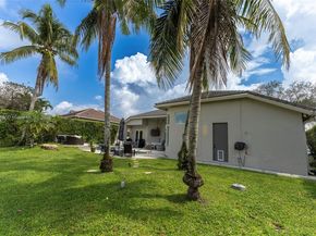 4021 E Lake Estates Dr, Davie FL 33328