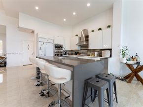 4021 E Lake Estates Dr, Davie FL 33328