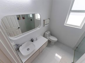 4021 E Lake Estates Dr, Davie FL 33328